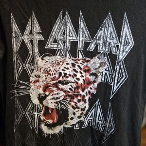 Def Leppard Graphic T Mens S Blk Leopard Rock Band 2021 Epic Rights Marks on Hem